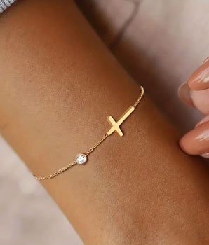 Roxanne Golden Cross Bracelet / Stainless Steel